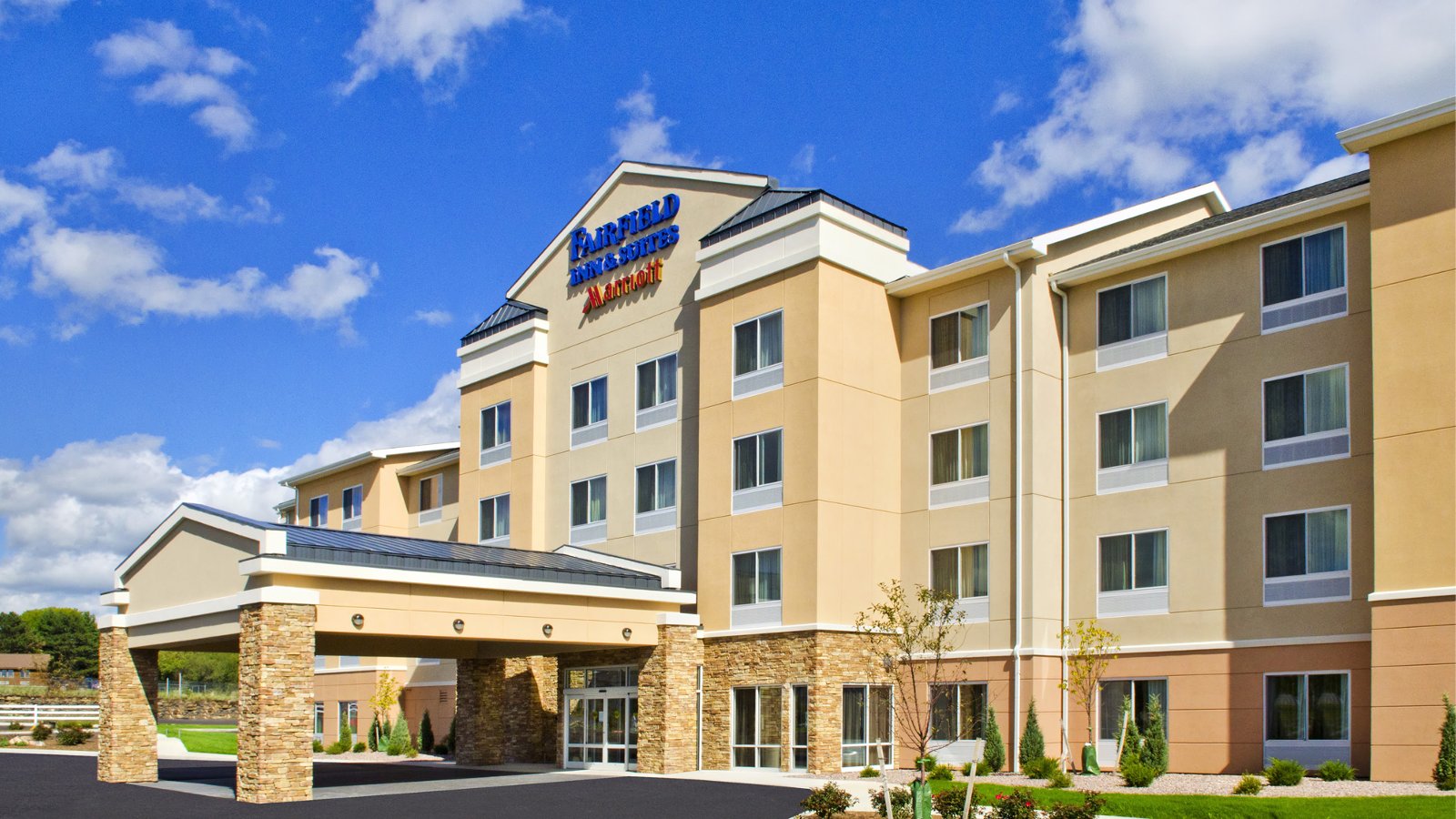 Fairfield Inn & Suites